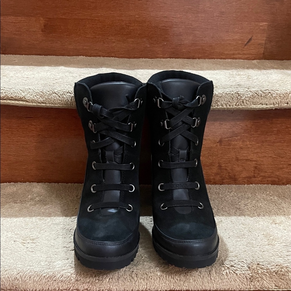 NWT UGG Black Heeled Redwood Chelsea Waterproof Slip Resistant Boots SZ Women9.5 - Picture 3 of 13